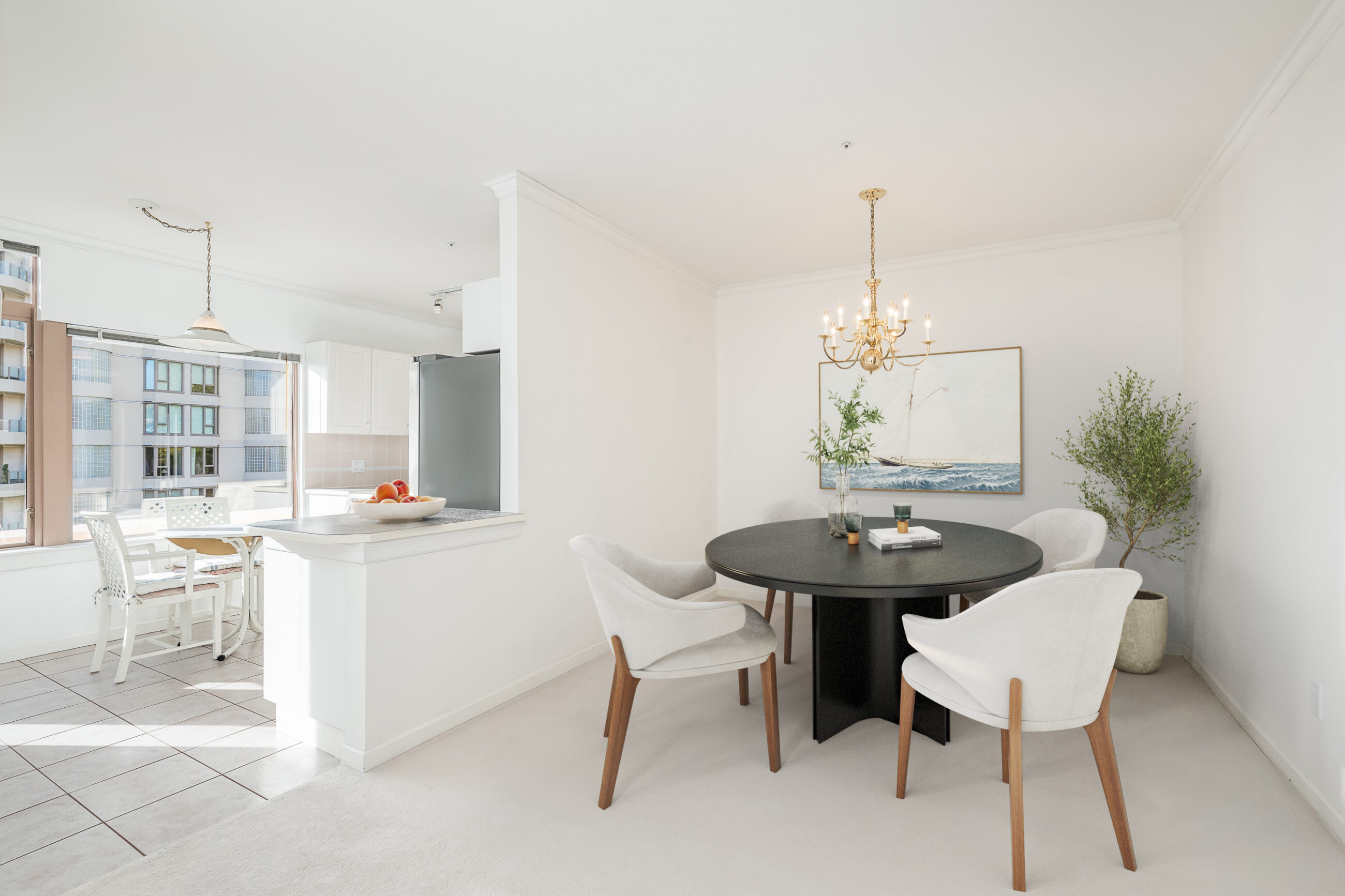 #302 – 2271 Bellevue Avenue